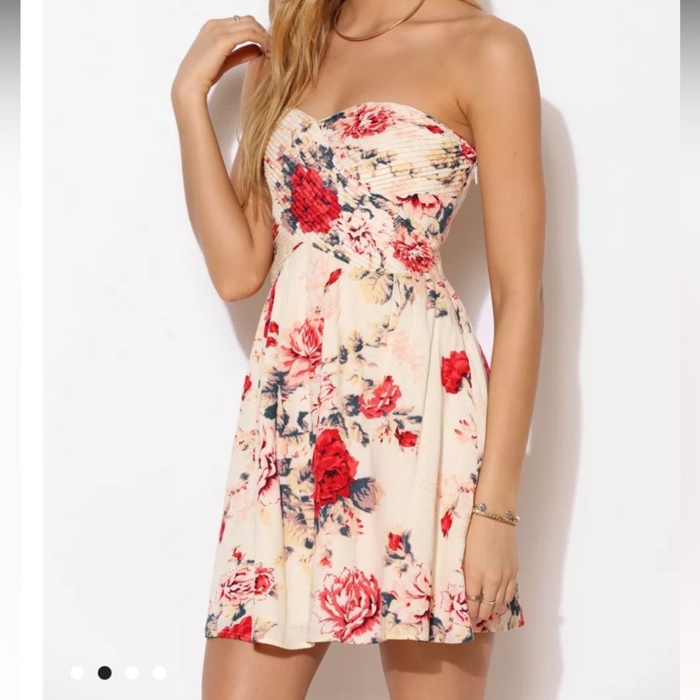 Kimchi Blue Women's Strapless Short Dress Size S Cream w/ Pink Floral Print